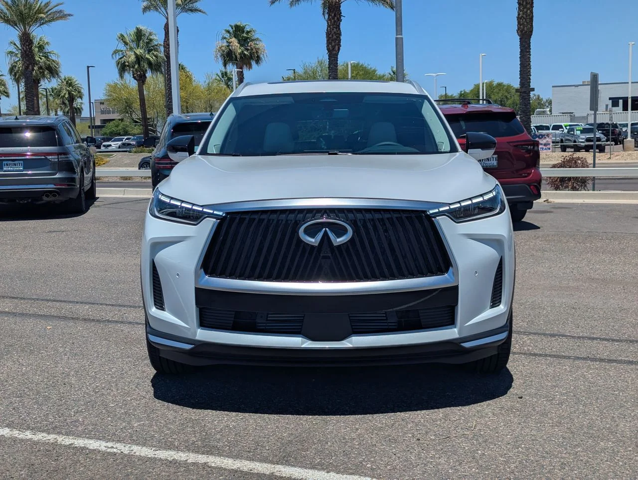 Used 2027 RADIANT WHITE INFINITI Luxe AWD image 8
