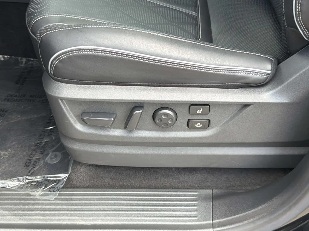 Used 2025 MINERAL BLACK INFINITI SENSORY image 24