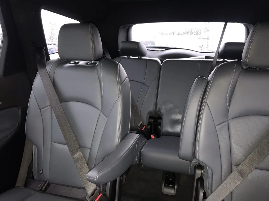 Used 2023 White Buick Essence image 23