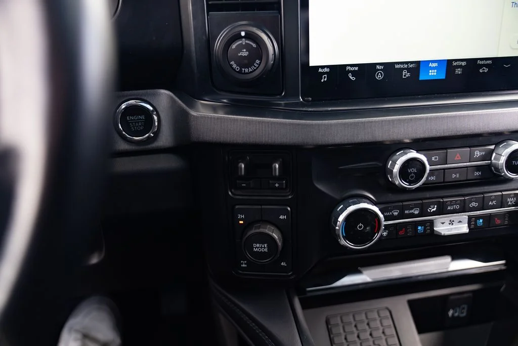 Used 2025 White Ford Platinum image 25