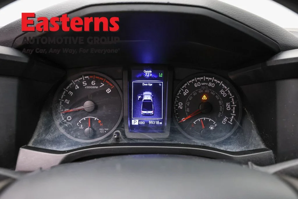 Used 2020 White Toyota SR image 17