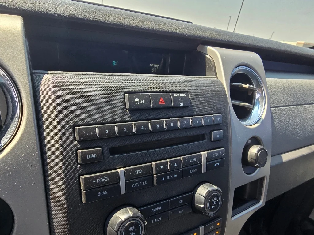 Used 2011 Tuxedo Black Metallic Ford XLT image 23