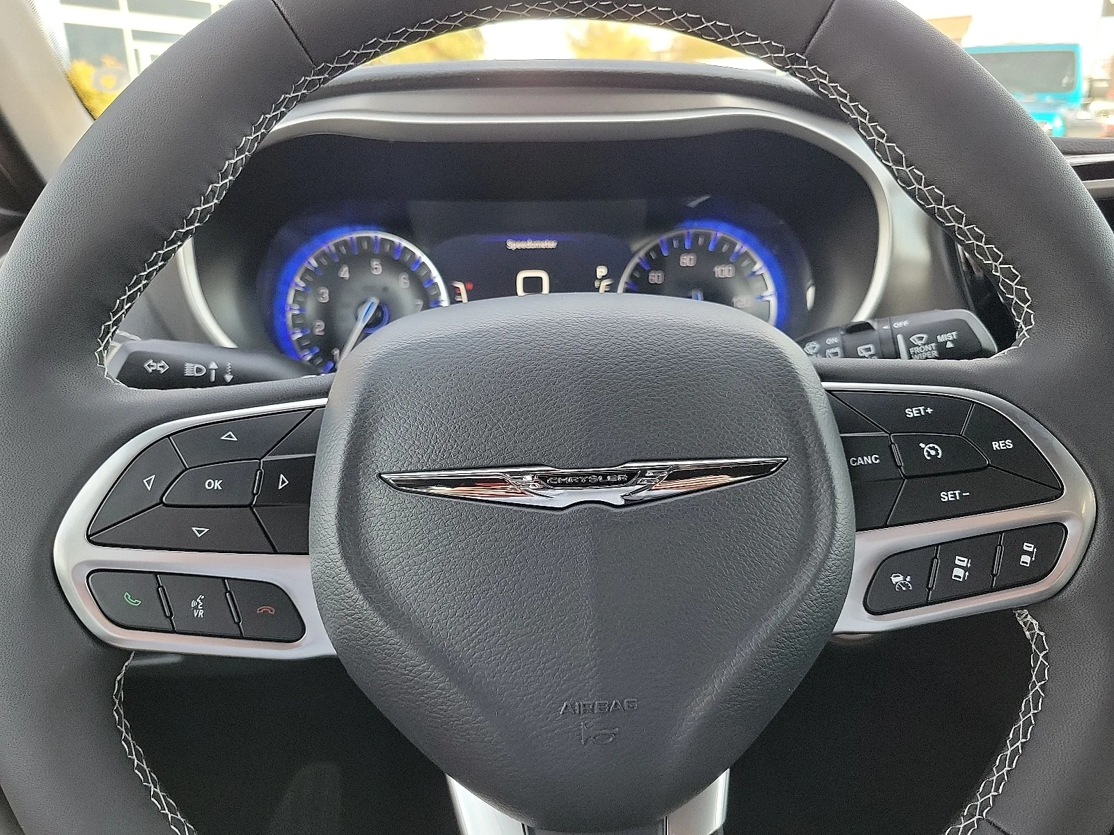 New 2026 PW7 Bright Whit Chrysler SELECT image 17