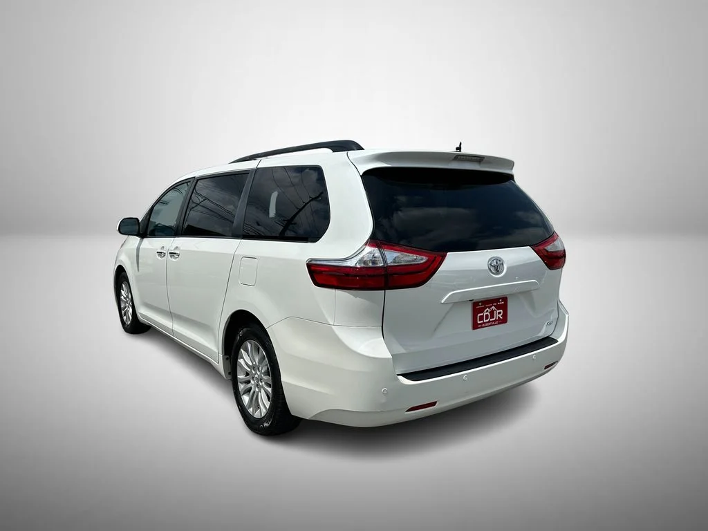 Used 2017 White Toyota XLE image 3