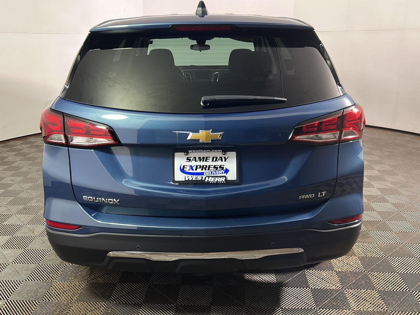 Used 2024 Lakeshore Blue Metallic Chevrolet LT image 7