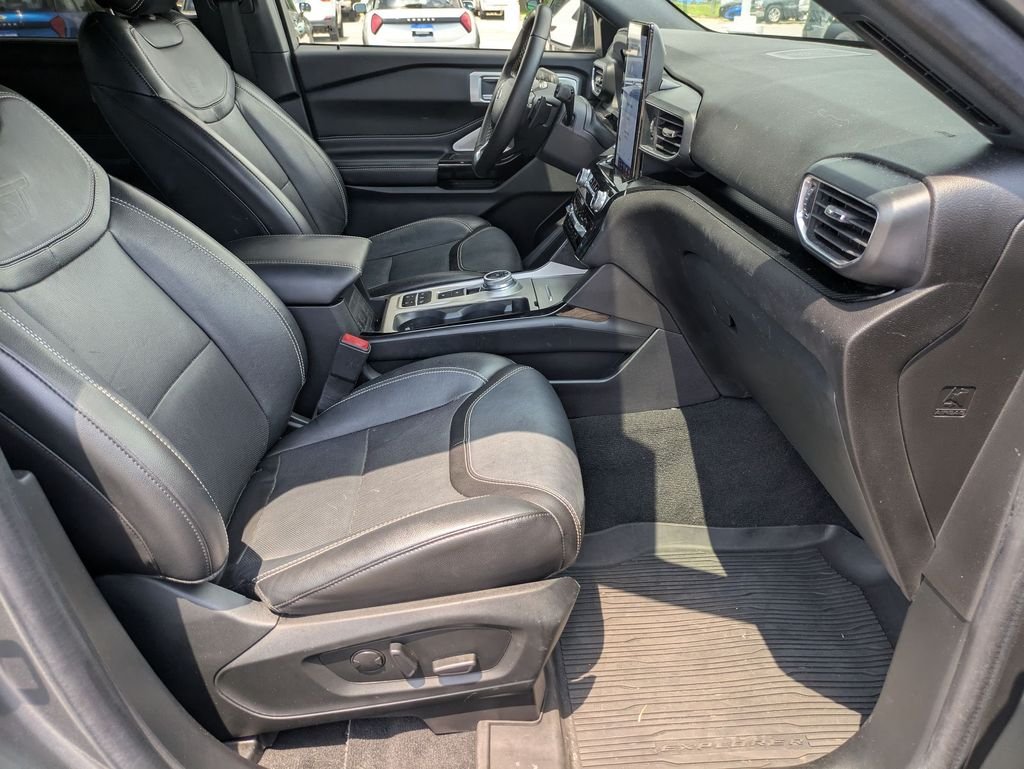 Used 2022 Gray Ford ST image 22