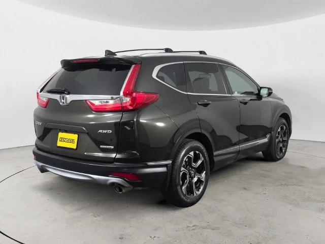 Used 2017 Dark Olive Metallic Honda Touring image 5