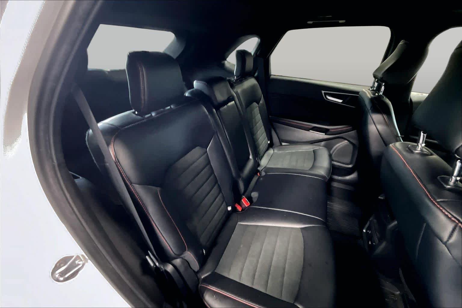 Certified Used 2023 Star White Metallic Tri-Coat Ford ST-Line image 20