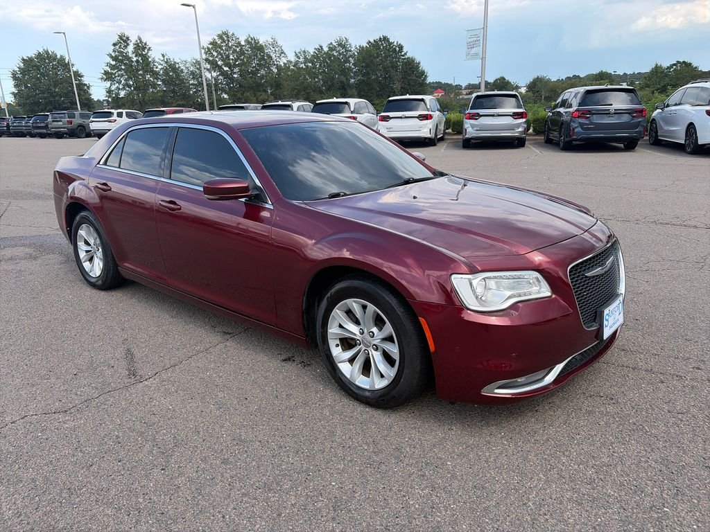 Used 2016 Velvet Chrysler Limited image 7