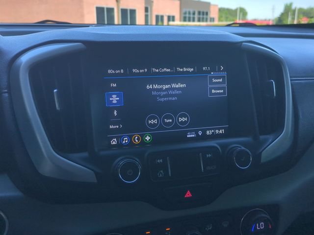 Used 2019 White GMC SLT image 35