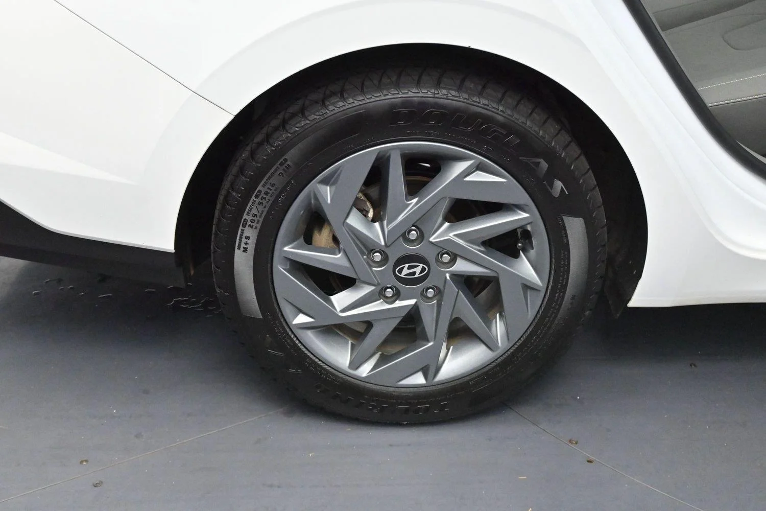 Used 2024 Serenity White Hyundai SEL image 31