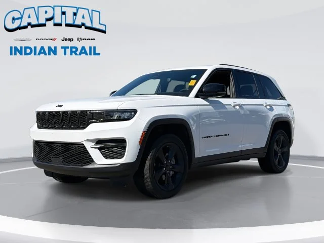Used 2023 White Jeep Altitude X image 1