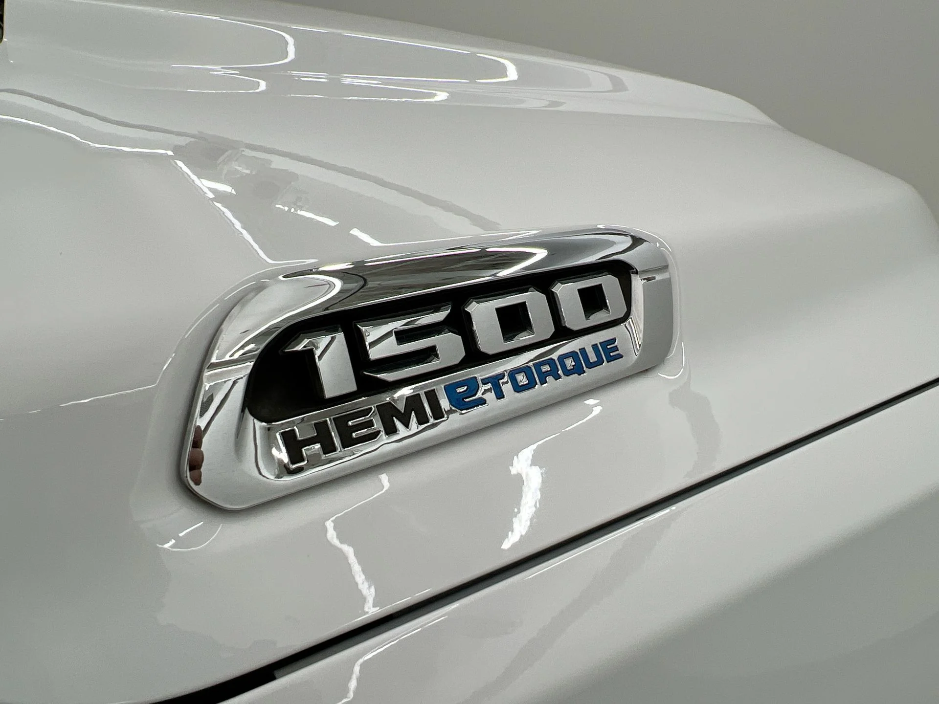 Used 2023 White Ram Big Horn/Lone Star image 38