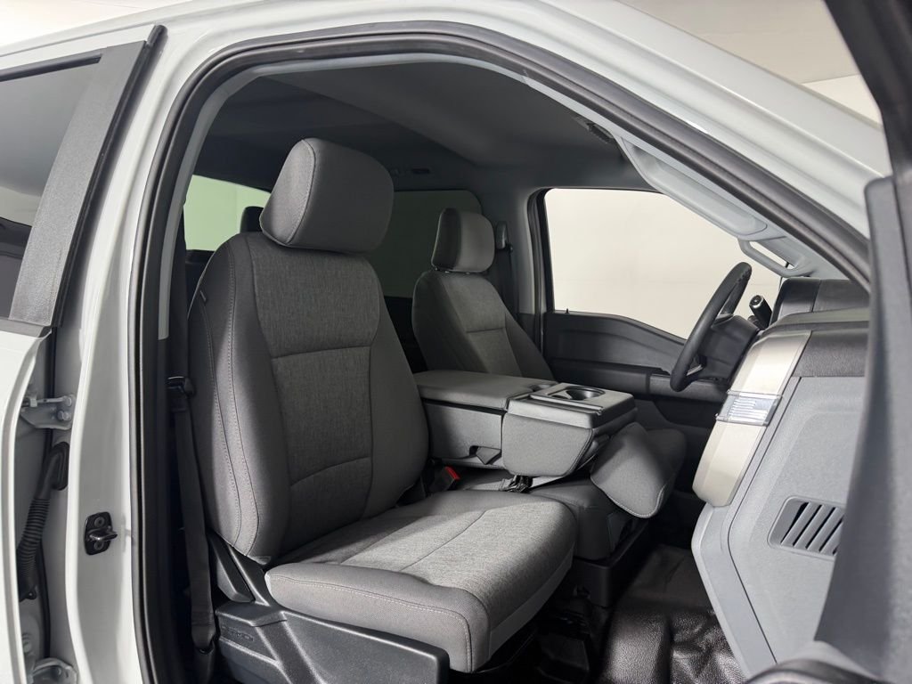 Used 2025 White Ford XL image 30