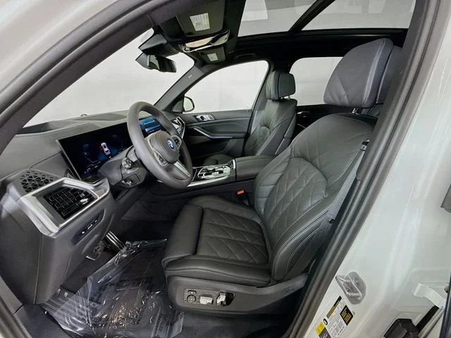 Used 2026 White BMW xDrive50e image 22