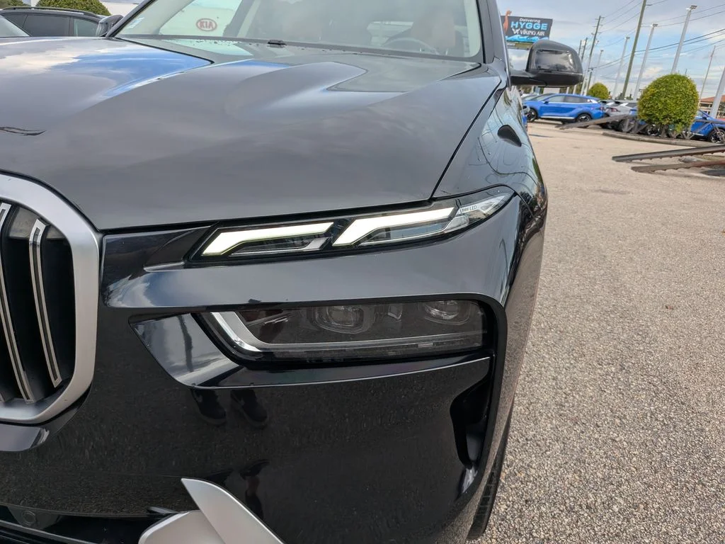 Used 2024 Black BMW xDrive40i image 6