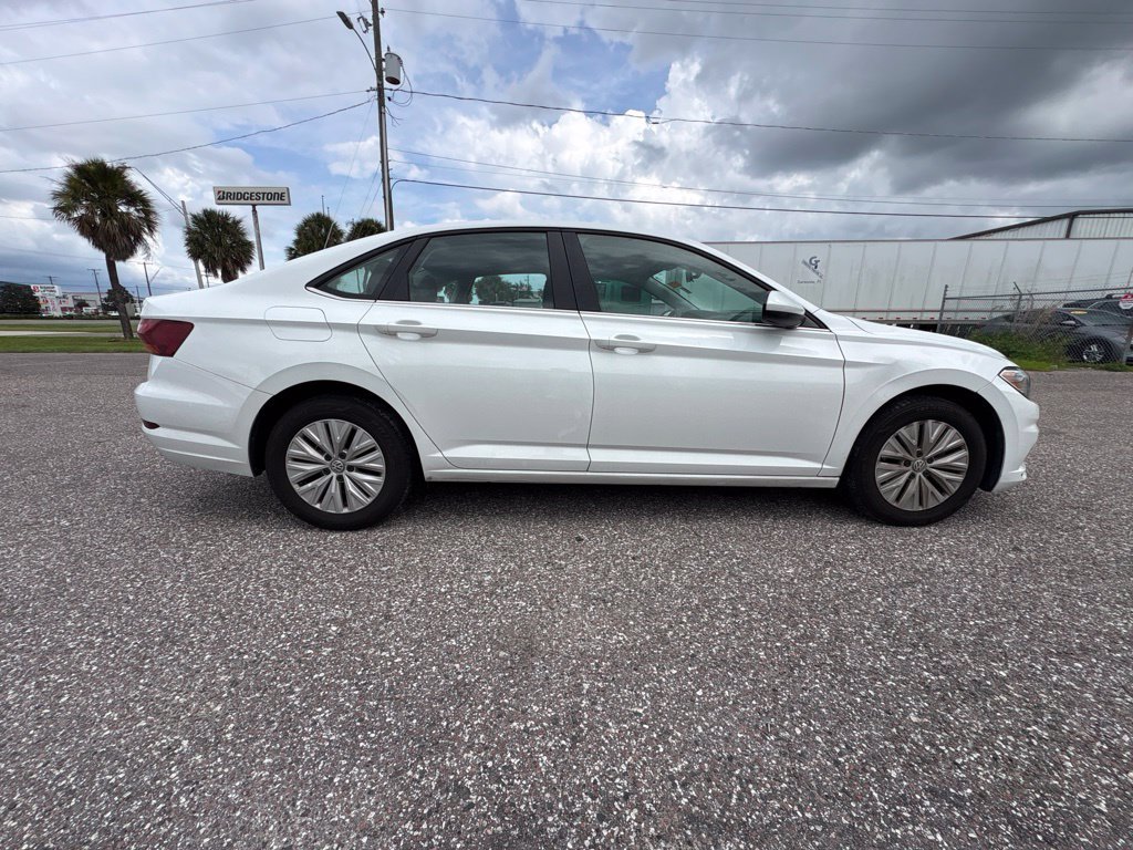 Used 2019 White Volkswagen 1.4T S image 2