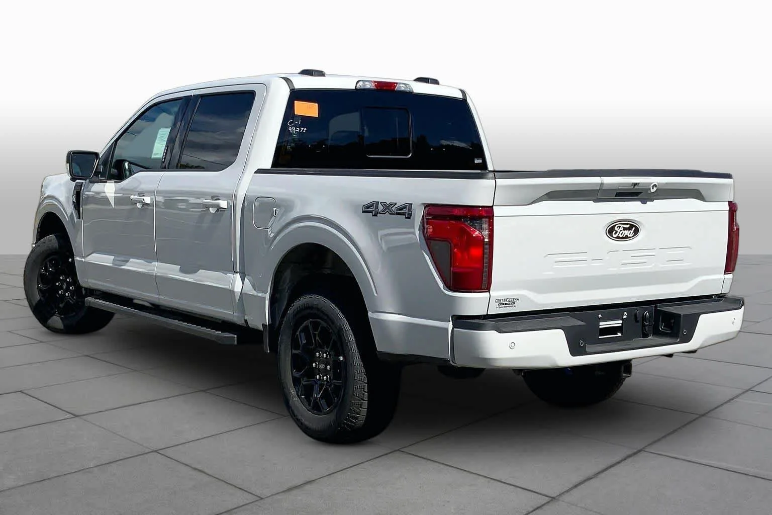 New 2026 Avalanche Ford XLT image 3