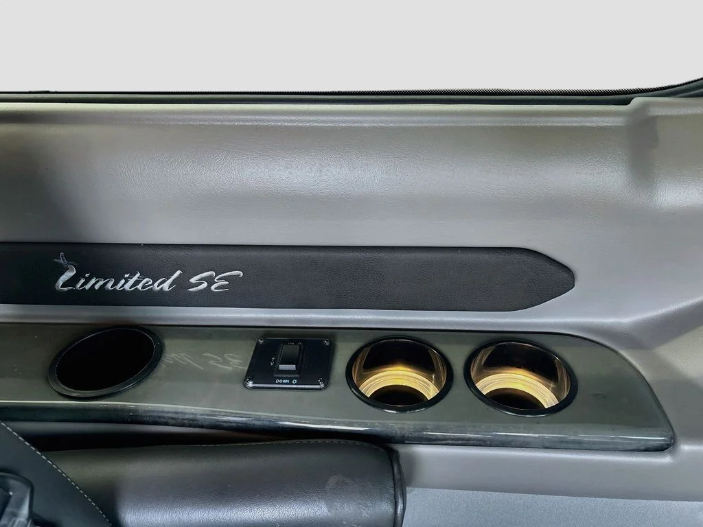 Used 2017 Gray Mercedes-Benz Passenger VAN image 19