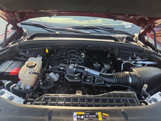 Used 2023 Velvet Jeep Laredo image 33