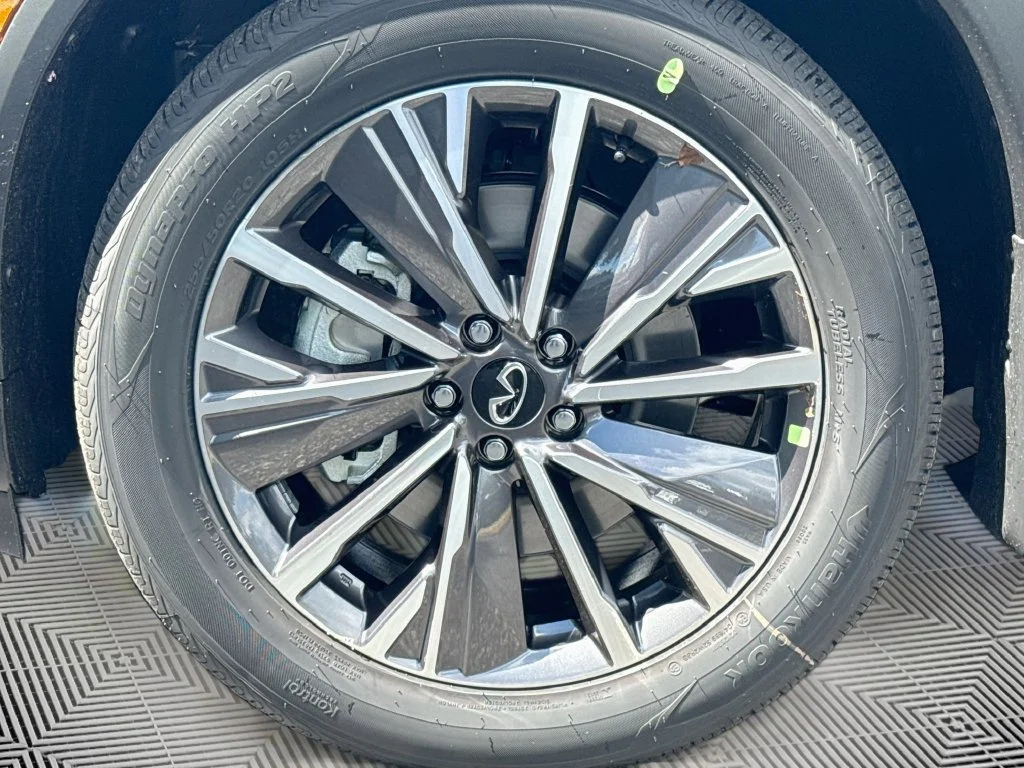 New 2027 GRAPHITE SHADOW INFINITI Luxe FWD image 34