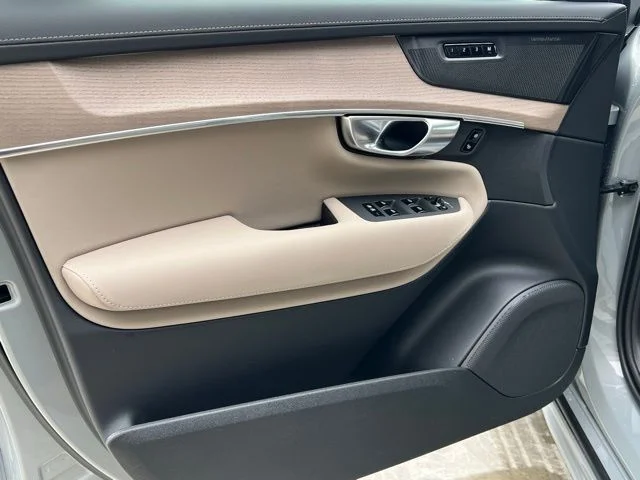 2026 Volvo XC90 Plus - Photo 21