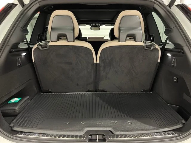 New 2026 Crystal White Volvo Plus image 23