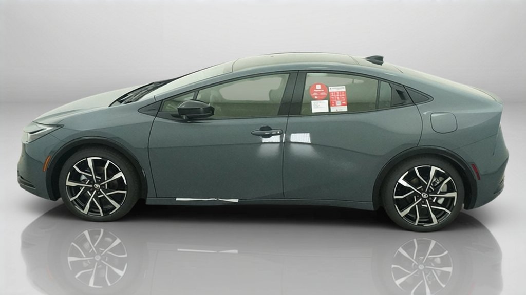 New 2027 Guardian Gray Toyota XSE image 32
