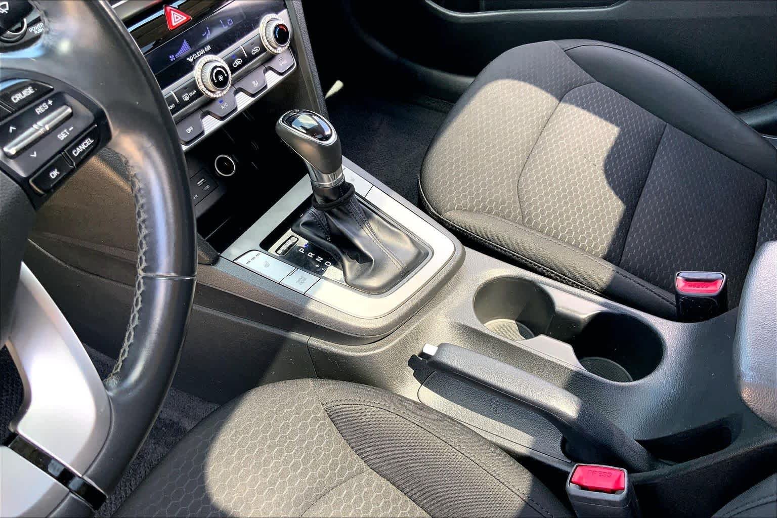 Used 2019 Quartz White Pearl Hyundai Value Edition image 16