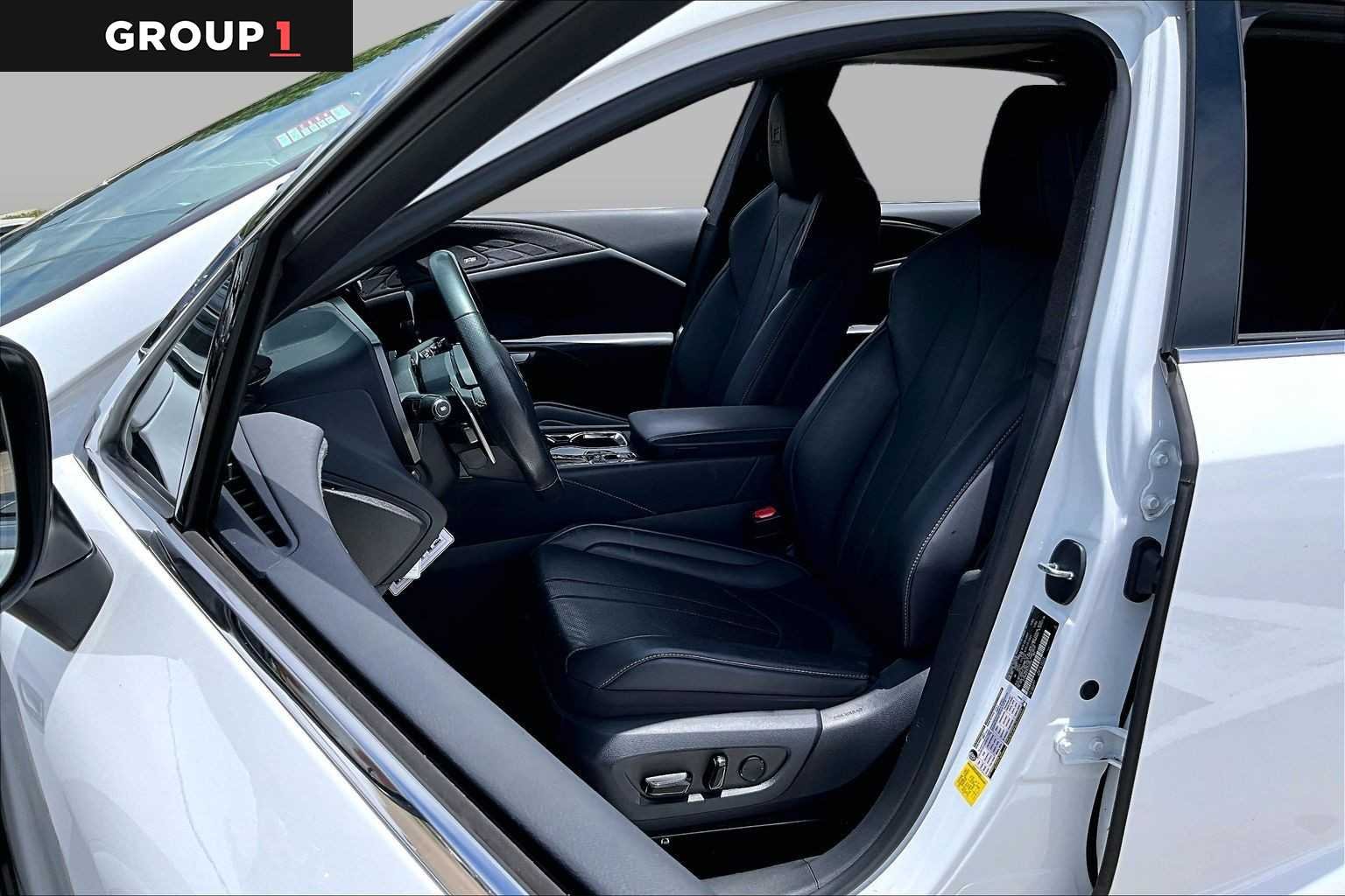 Used 2024 Ultra White Lexus F SPORT Handling image 7