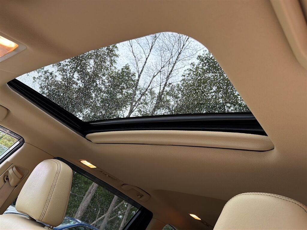 Used 2017 Blizzard Pearl Toyota XLE image 3