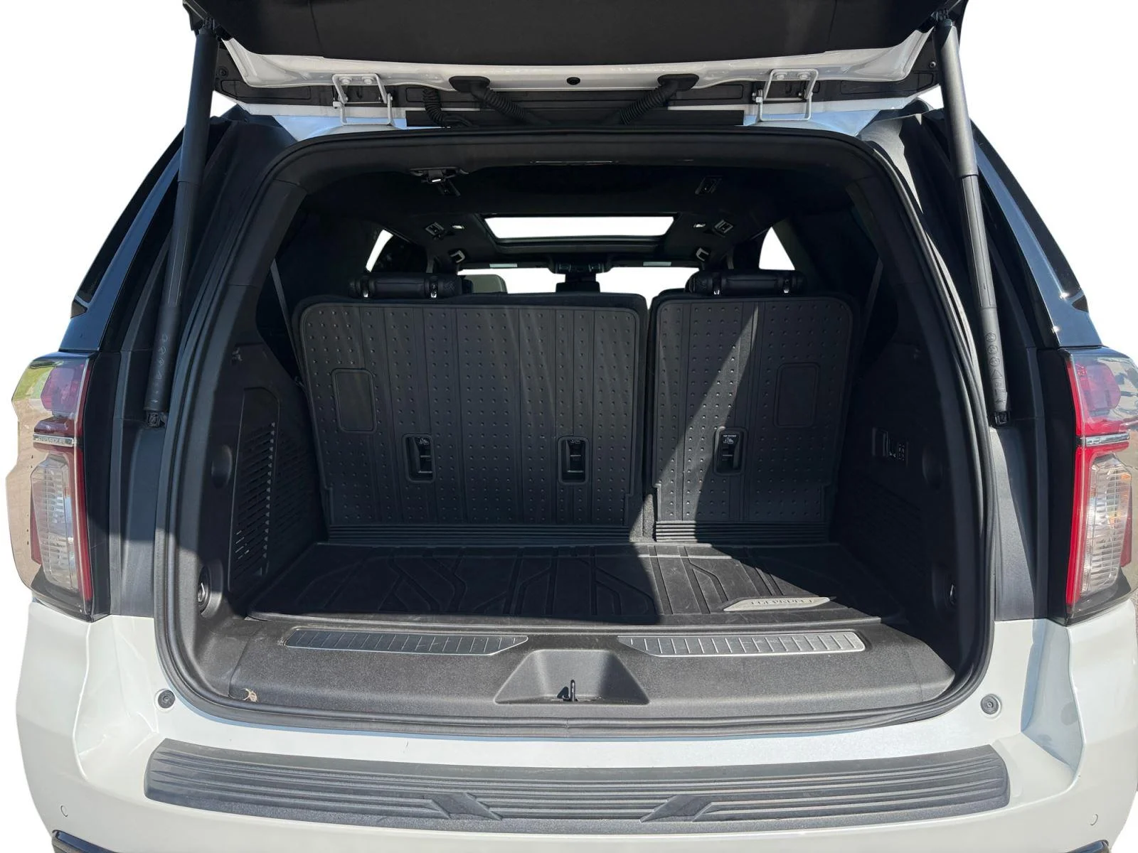 Used 2023 Summit White Chevrolet Z71 image 18