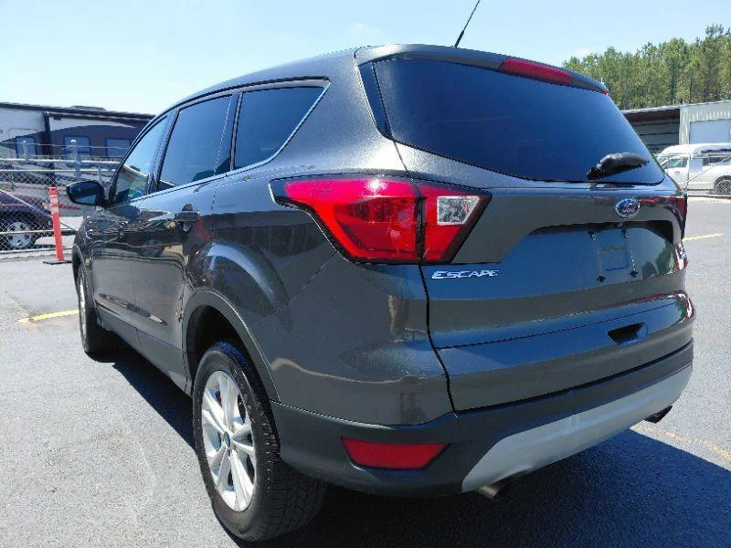 Used 2019 Magnetic Metallic Ford SE image 4