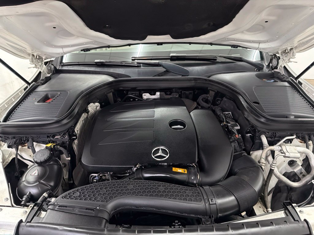 Used 2020 White Mercedes-Benz GLC 300 image 30