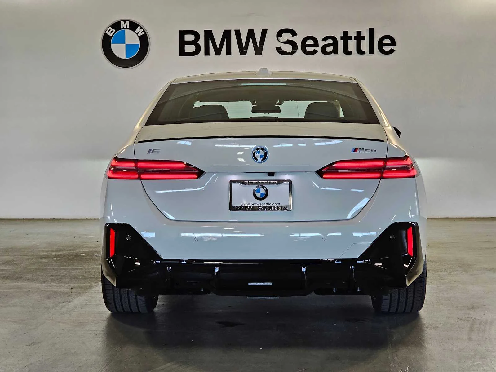 New 2026 Alpine White BMW M60 image 37