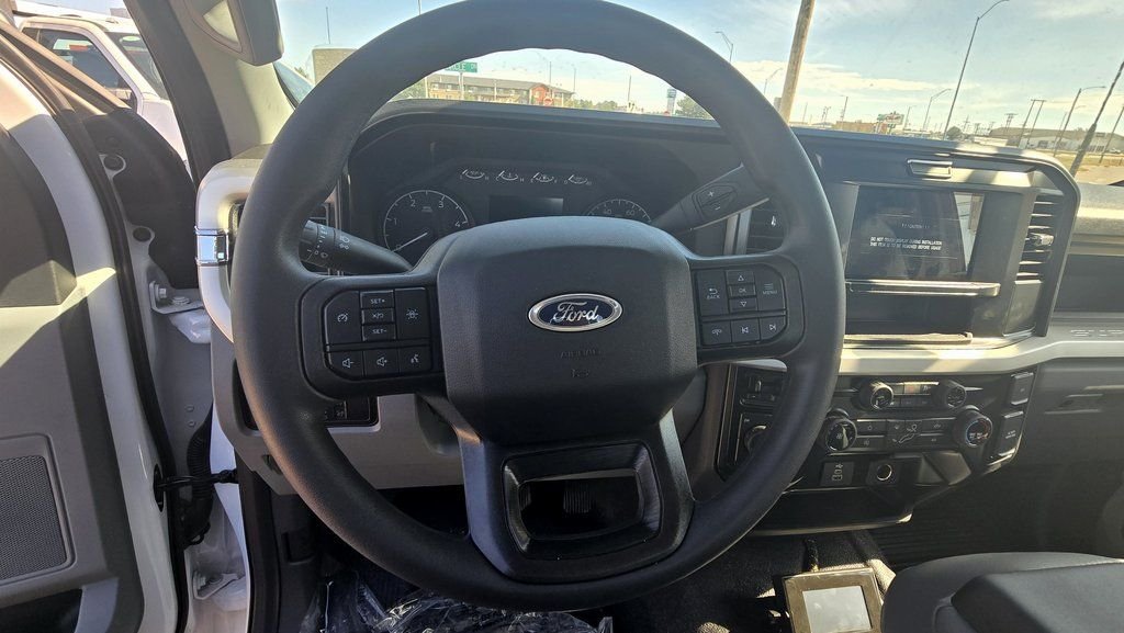 2025 Ford F-600 Super Duty Chassis Cab XL - Photo 16