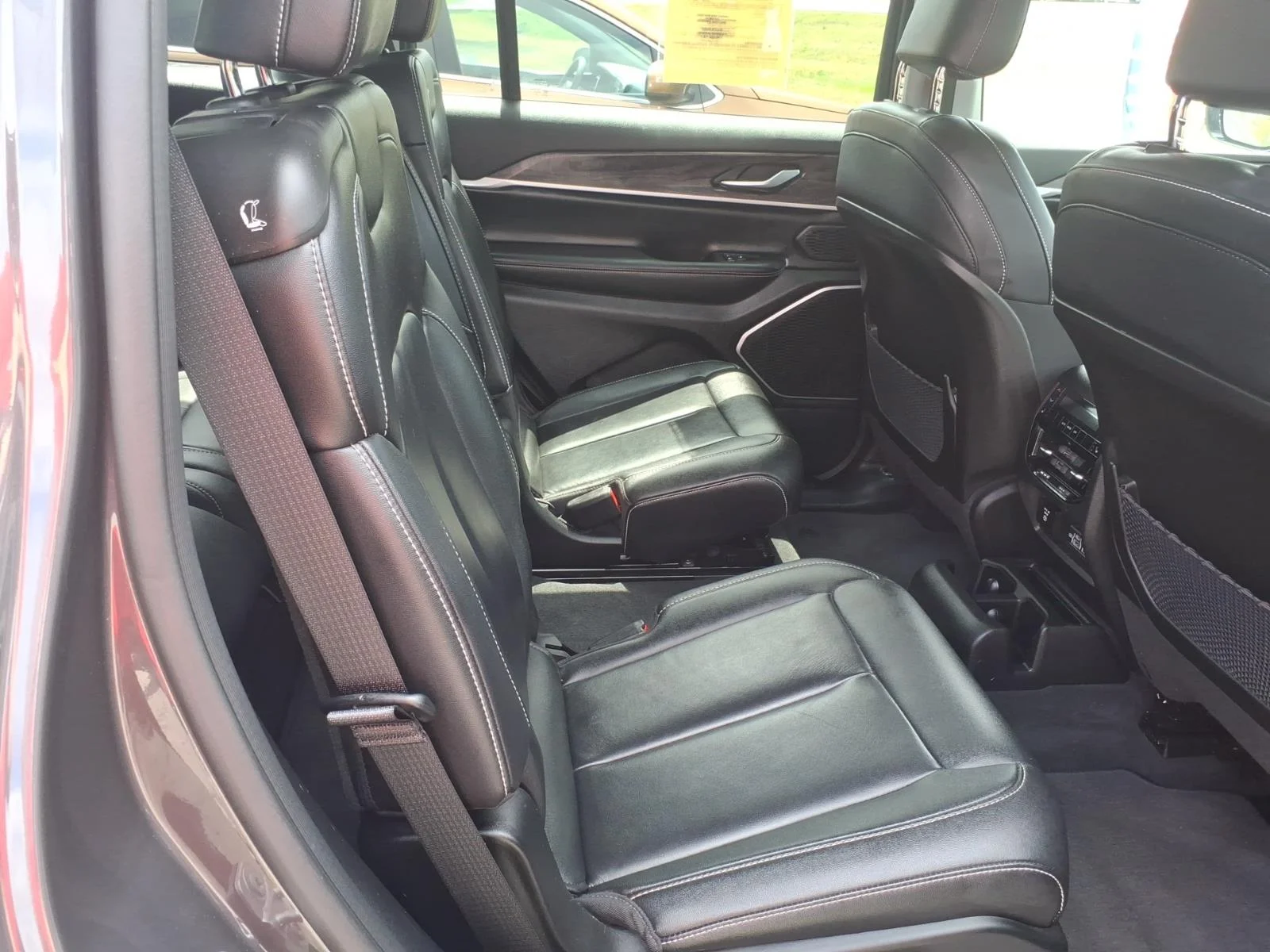 Used 2022 Gray Metallic Jeep Limited image 17
