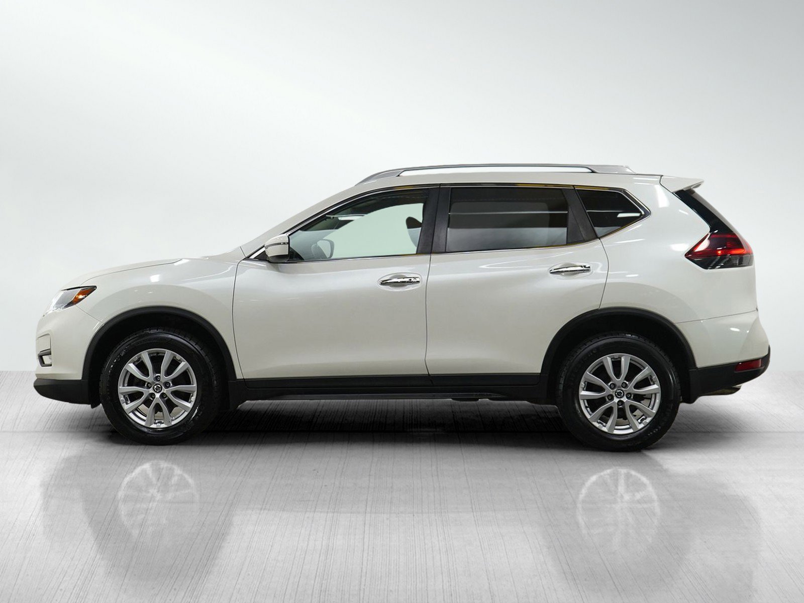 Used 2020 Nissan Rogue SV with VIN 5N1AT2MV5LC710751 for sale in South Saint Paul, Minnesota