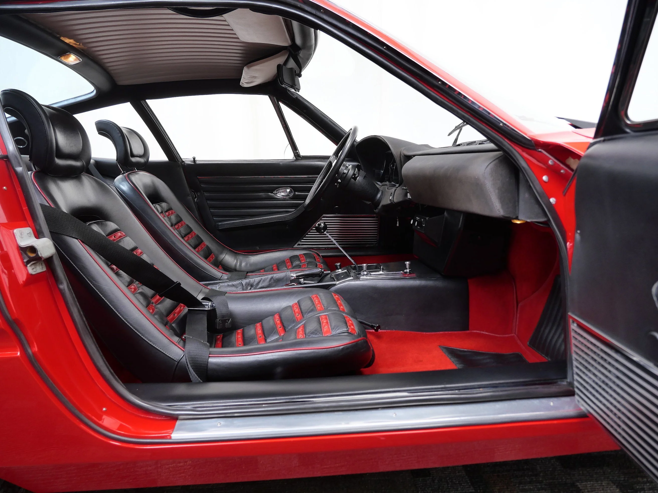 Used 1971 Rosso Chiaro Ferrari  image 16