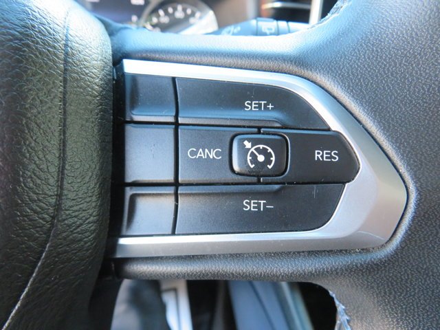 Used 2022 Granite Crystal Metallic Clearcoat Jeep Latitude image 28