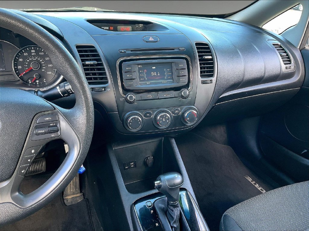 Used 2018 Silky Silver Kia LX image 17
