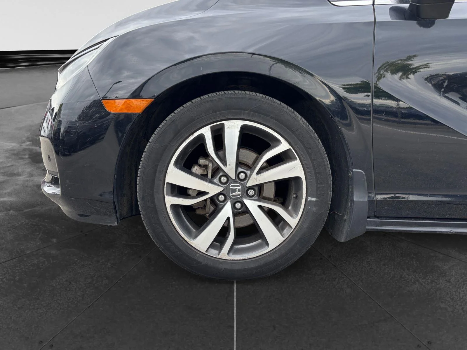 Used 2021 Crystal Black Pearl Honda Touring image 9