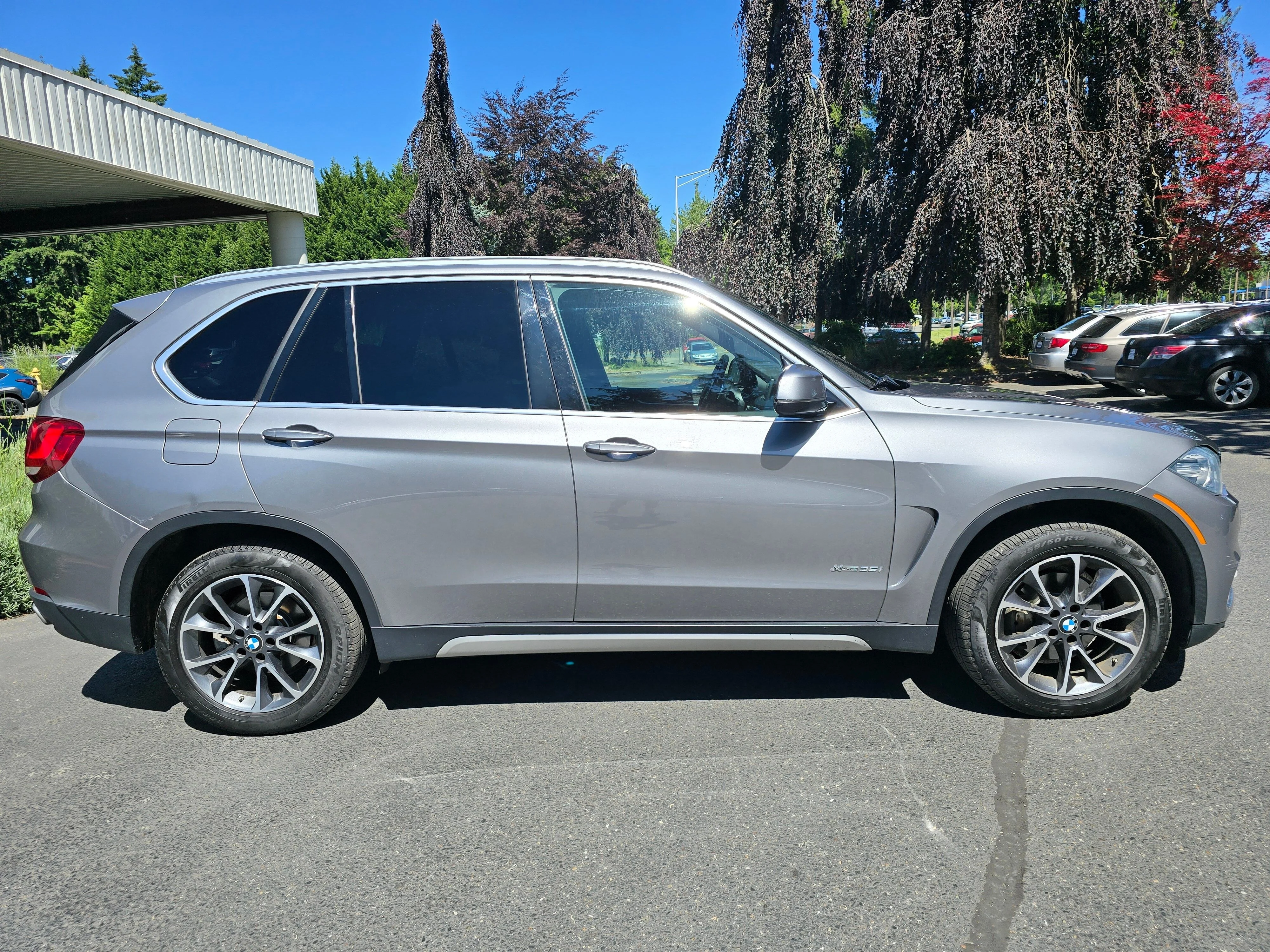 Used 2018 Space Gray Metallic BMW xDrive35i image 2