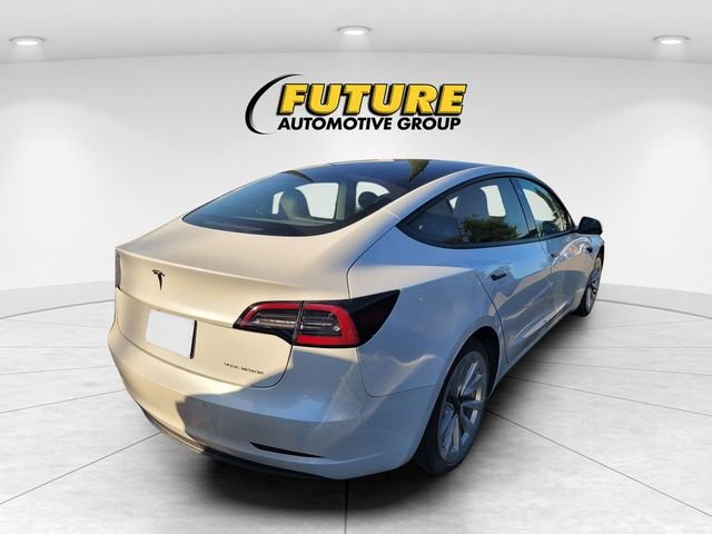 Used 2022  Tesla Long Range image 3