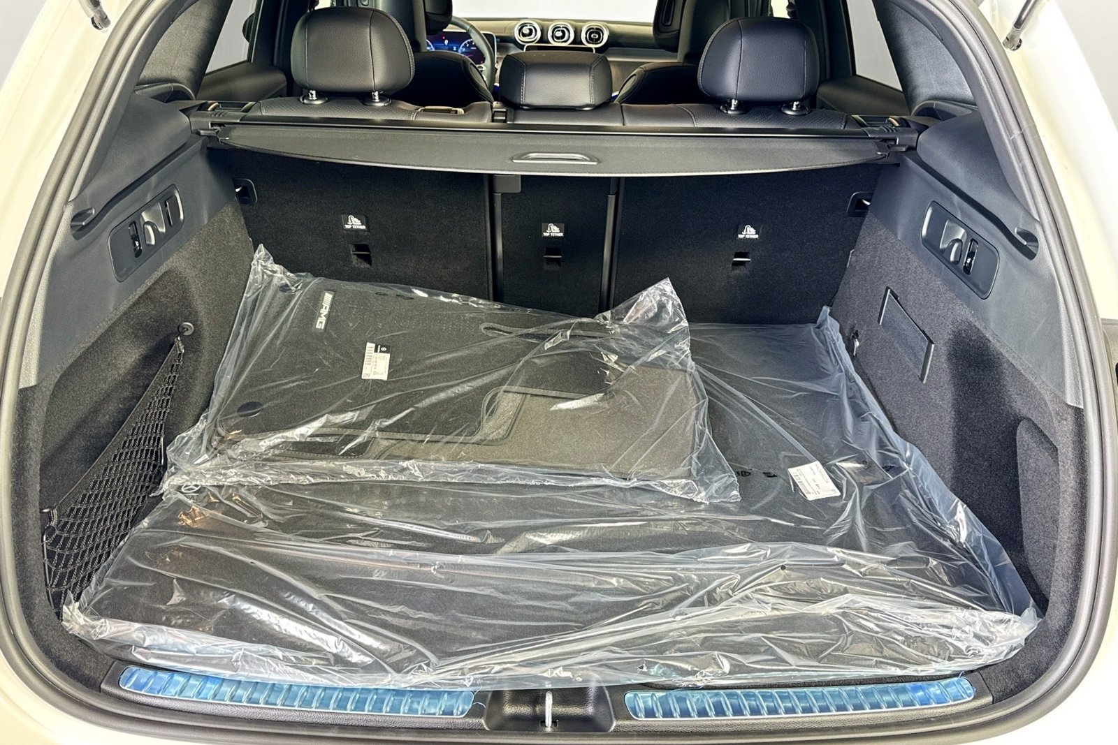 New 2026 Polar White Mercedes-Benz GLC 300 image 24