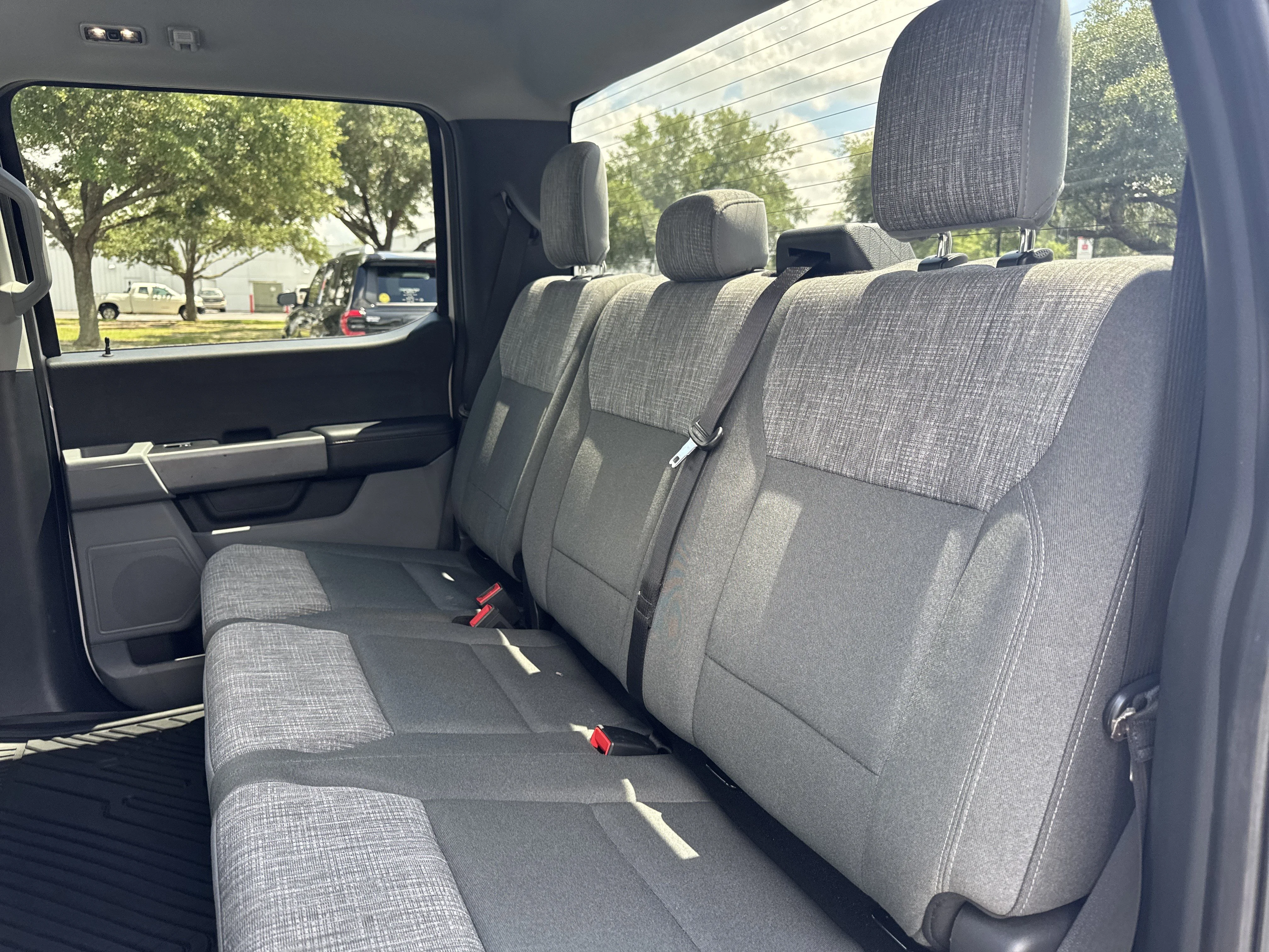 Used 2023 Oxford White Ford XLT image 24