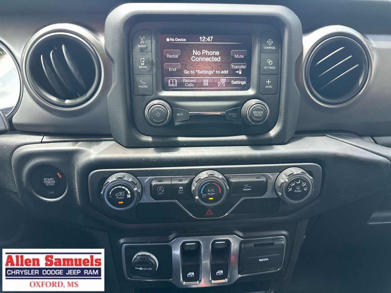 Used 2021 Hellayella Clearcoat Jeep Sport S image 18