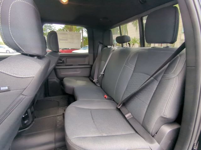 New 2026 Diamond Black Crystal Pearl-Coat Exterior Paint RAM Tradesman image 15