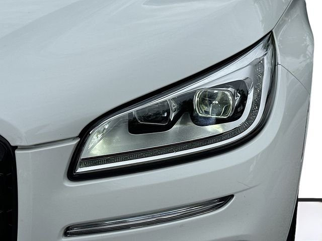 Used 2023 White Lincoln Reserve image 31