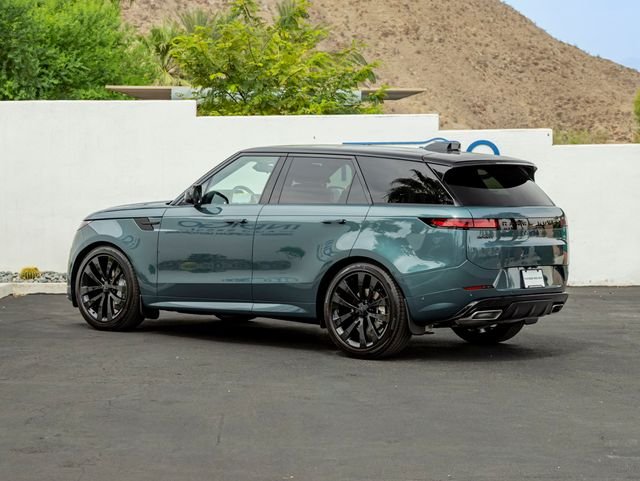 New 2026 Giola Green Land Rover Dynamic SE image 9